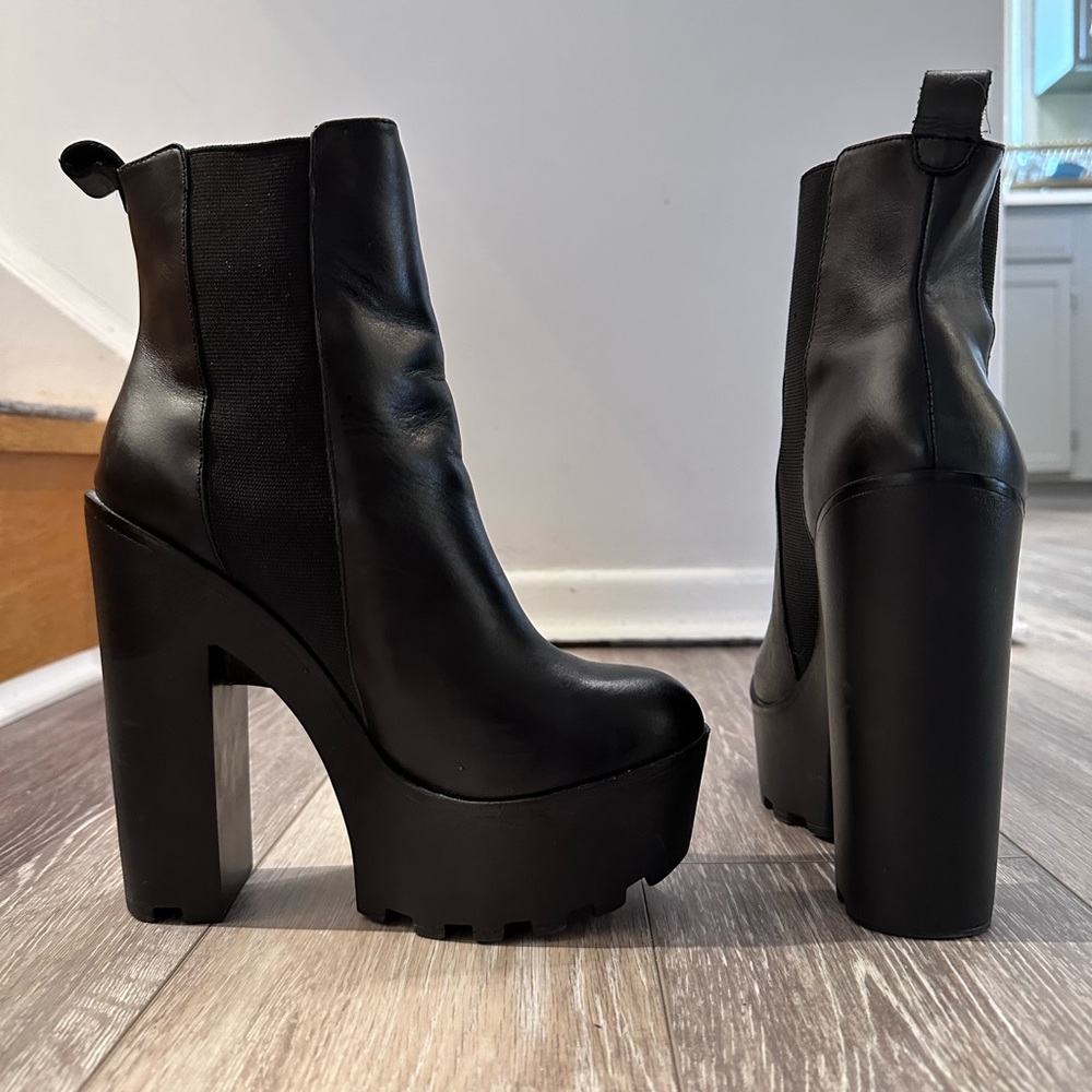 🖤 Steve Madden Chunky Block Ankle Heel Boot